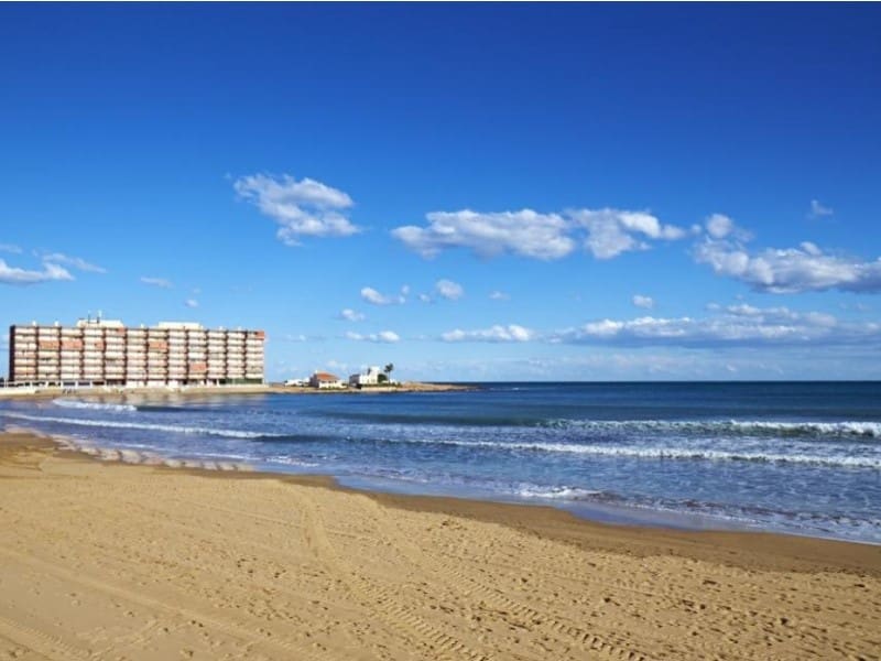 3 sypialnia Penthouse na sprzedaż w Torrevieja z garażem - 189 000 € (Ref: 9495599)