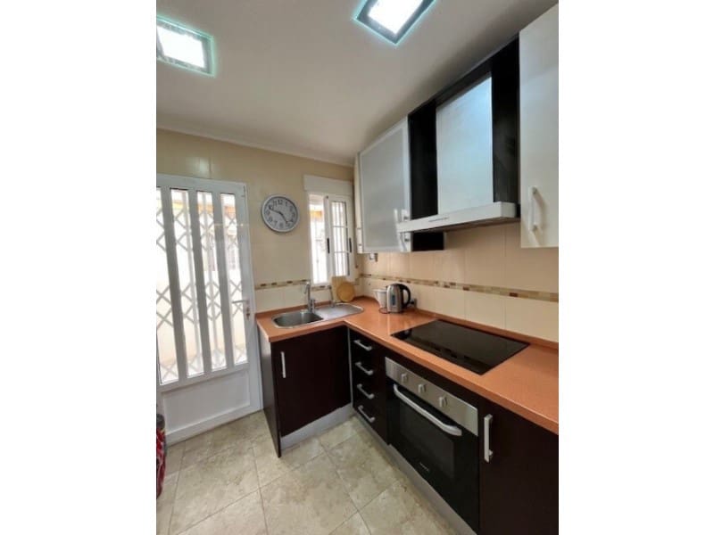 3 bedroom Villa for sale in Torrevieja with garage - € 420,000 (Ref: 9502560)