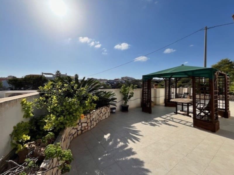 3 bedroom Villa for sale in Torrevieja with garage - € 420,000 (Ref: 9502560)