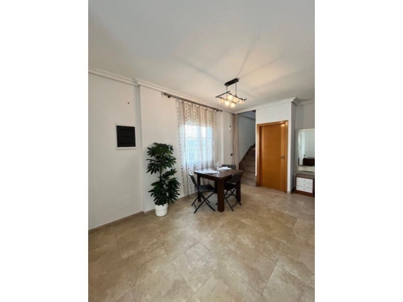 3 bedroom Villa for sale in Torrevieja with garage - € 420,000 (Ref: 9502560)