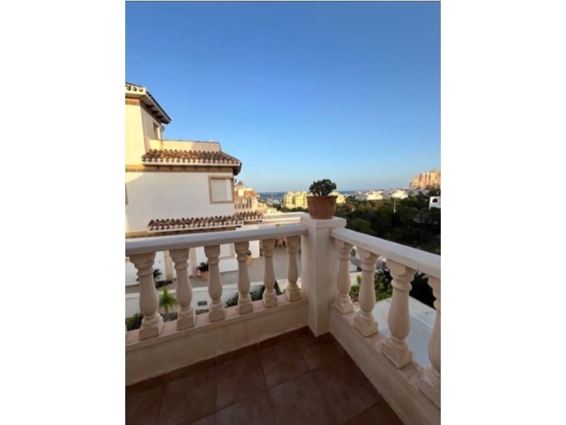 3 bedroom Villa for sale in Torrevieja with garage - € 420,000 (Ref: 9502560)