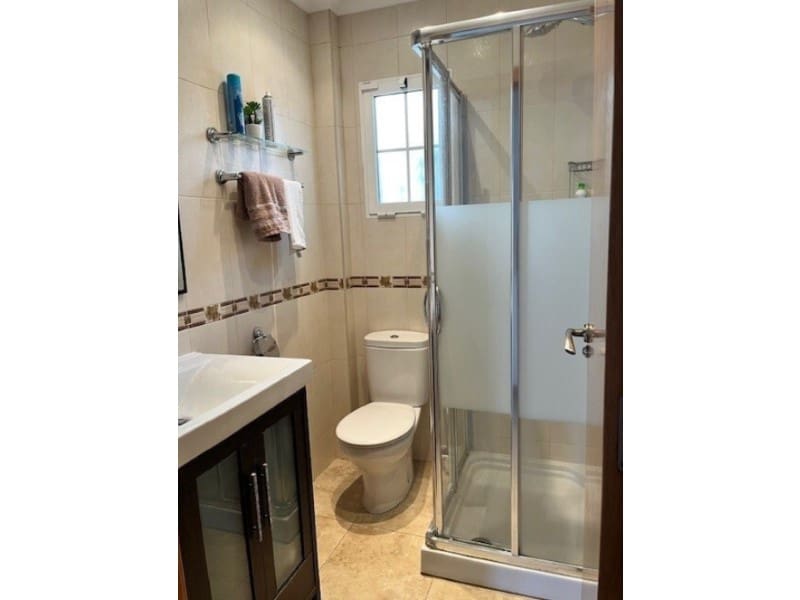 3 bedroom Villa for sale in Torrevieja with garage - € 420,000 (Ref: 9502560)