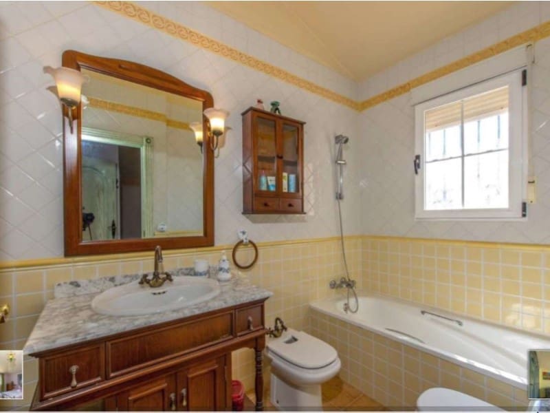 6 soverom Villa til salgs i La Mata med svømmebasseng garasje - € 950 000 (Ref: 9502561)