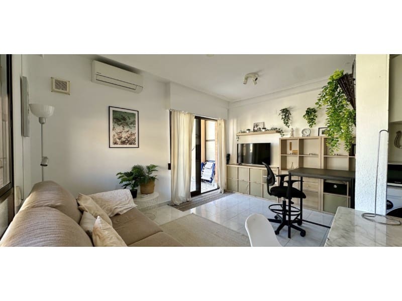 Apartamento de 1 habitación en Torrevieja en venta - 145.000 € (Ref: 9504726)