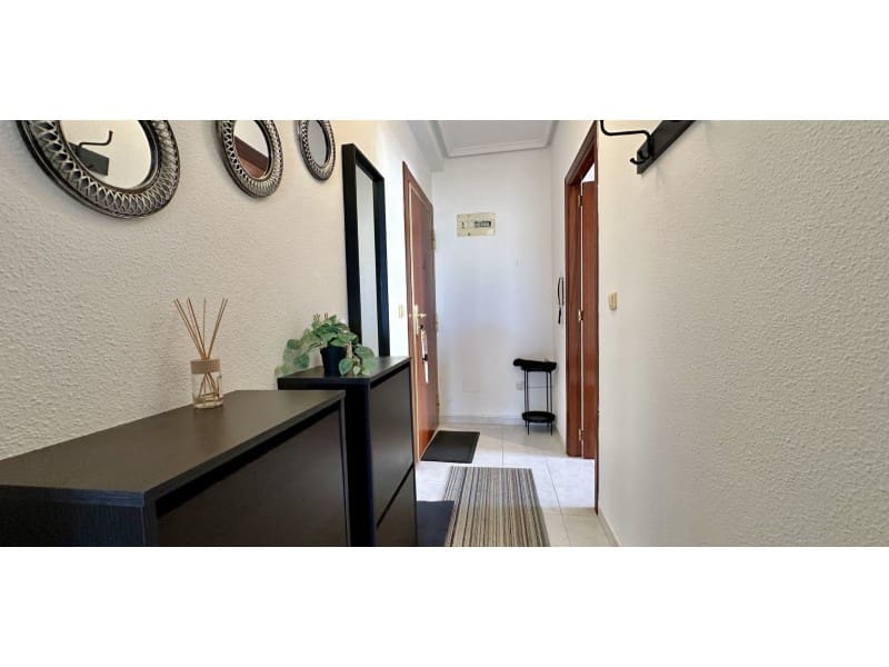 Apartamento de 1 habitación en Torrevieja en venta - 145.000 € (Ref: 9504726)