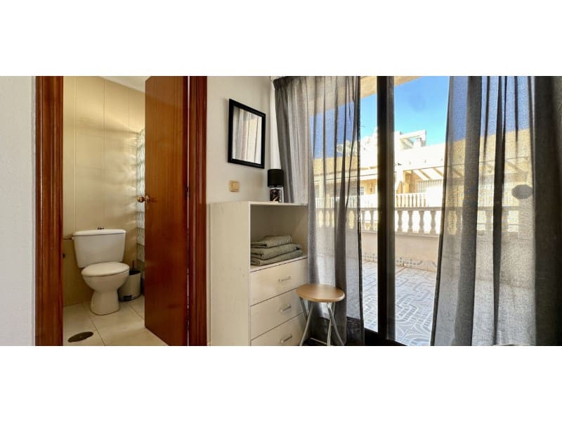 Apartamento de 1 habitación en Torrevieja en venta - 145.000 € (Ref: 9504726)