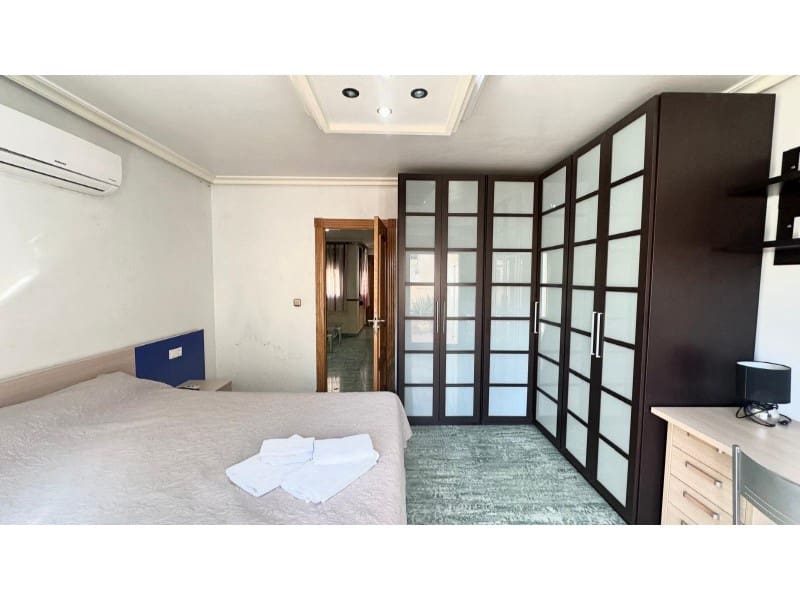 4 soverom Penthouse til salgs i Torrevieja - € 480 000 (Ref: 9516286)