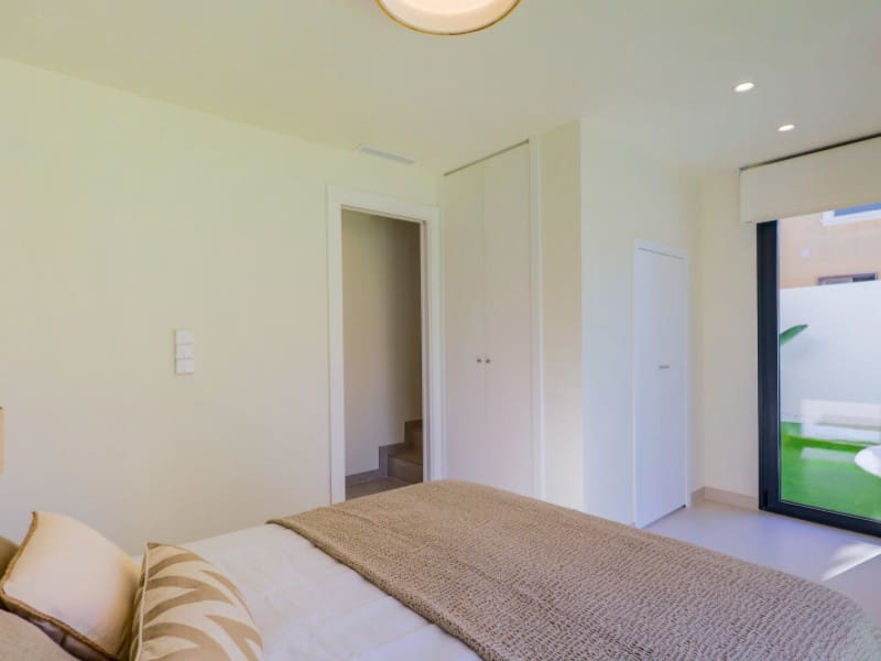 3 slaapkamer Villa te koop in Orihuela Costa met zwembad - € 590.000 (Ref: 9516292)