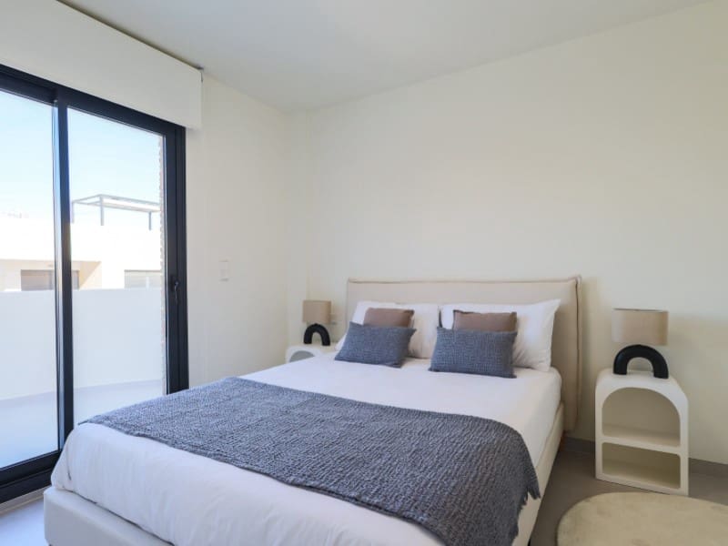 3 slaapkamer Villa te koop in Orihuela Costa met zwembad - € 590.000 (Ref: 9516292)