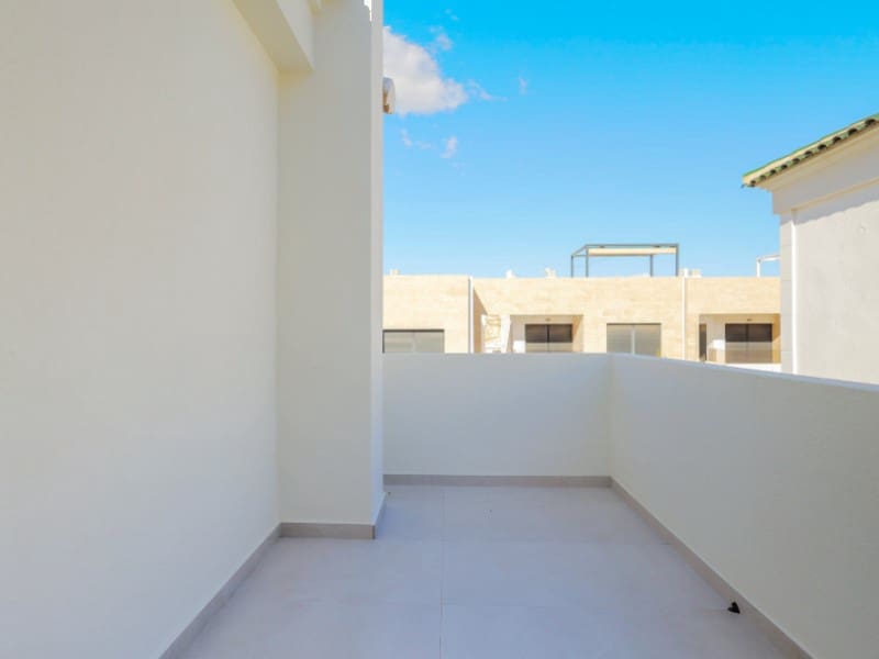 3 slaapkamer Villa te koop in Orihuela Costa met zwembad - € 590.000 (Ref: 9516292)