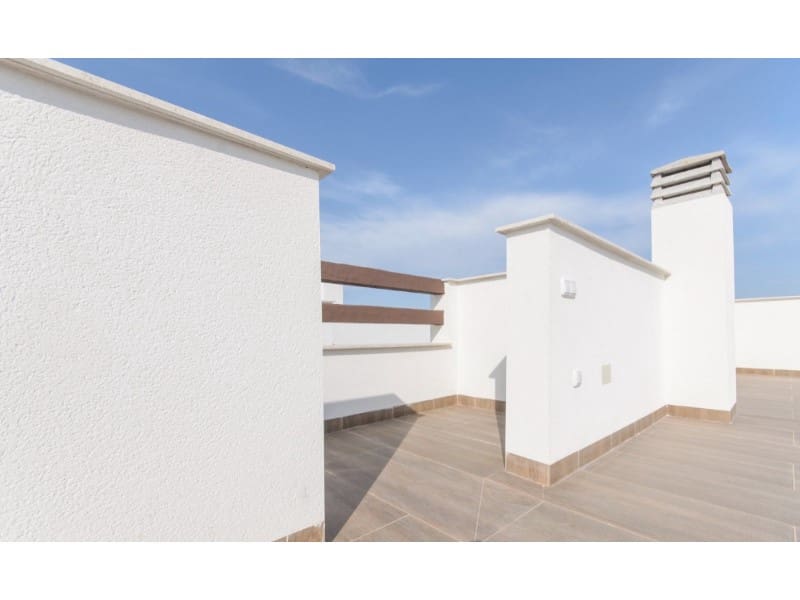 2 bedroom Bungalow for sale in Torrevieja with pool - € 315,000 (Ref: 9516294)