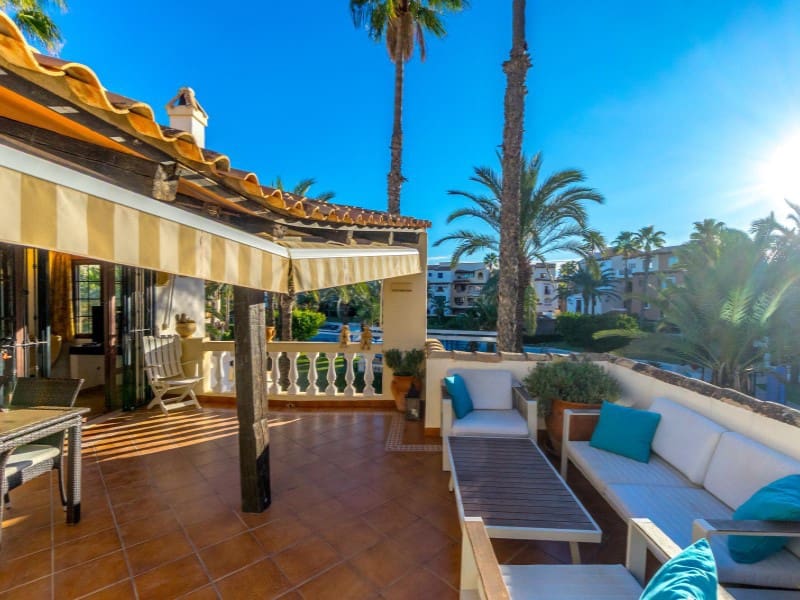 3 sypialnia Penthouse na sprzedaż w Torrevieja z garażem - 499 000 € (Ref: 9524688)