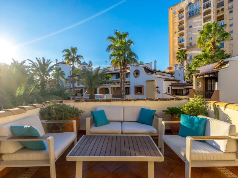 3 sypialnia Penthouse na sprzedaż w Torrevieja z garażem - 499 000 € (Ref: 9524688)