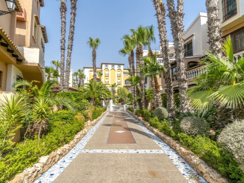 3 sypialnia Penthouse na sprzedaż w Torrevieja z garażem - 499 000 € (Ref: 9524688)