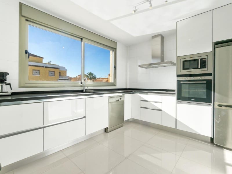 3 soverom Villa til salgs i Ciudad Quesada med svømmebasseng - € 489 000 (Ref: 9524690)