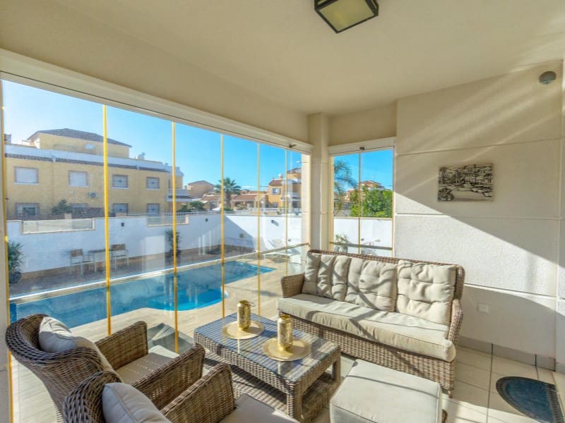 3 soverom Villa til salgs i Ciudad Quesada med svømmebasseng - € 489 000 (Ref: 9524690)