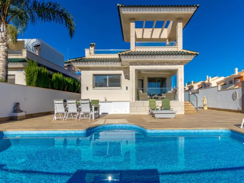 3 soverom Villa til salgs i Ciudad Quesada med svømmebasseng - € 489 000 (Ref: 9524690)