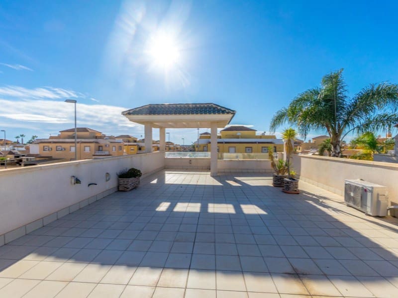 3 soverom Villa til salgs i Ciudad Quesada med svømmebasseng - € 489 000 (Ref: 9524690)