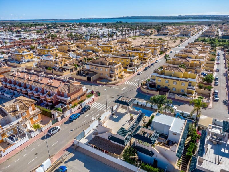 3 soverom Villa til salgs i Ciudad Quesada med svømmebasseng - € 489 000 (Ref: 9524690)