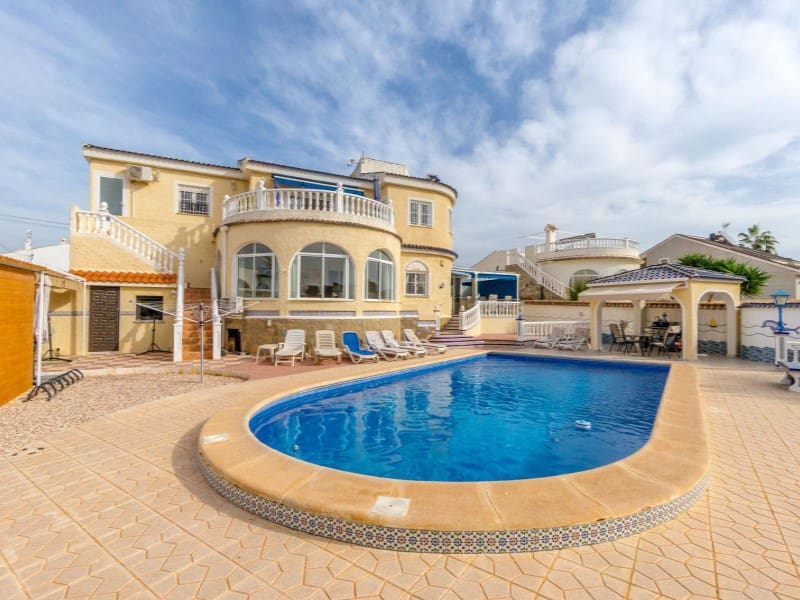 4 soveværelse Villa til salg i El Chaparral med swimmingpool garage - € 549.000 (Ref: 9524691)