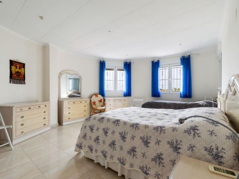 4 soveværelse Villa til salg i El Chaparral med swimmingpool garage - € 549.000 (Ref: 9524691)