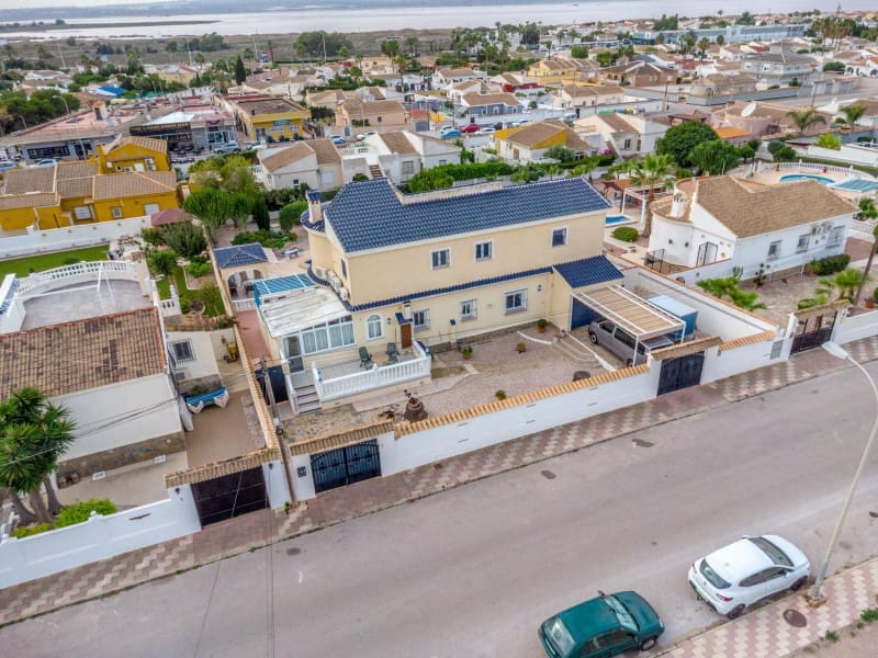 4 soveværelse Villa til salg i El Chaparral med swimmingpool garage - € 549.000 (Ref: 9524691)