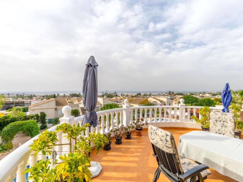 4 soveværelse Villa til salg i El Chaparral med swimmingpool garage - € 549.000 (Ref: 9524691)