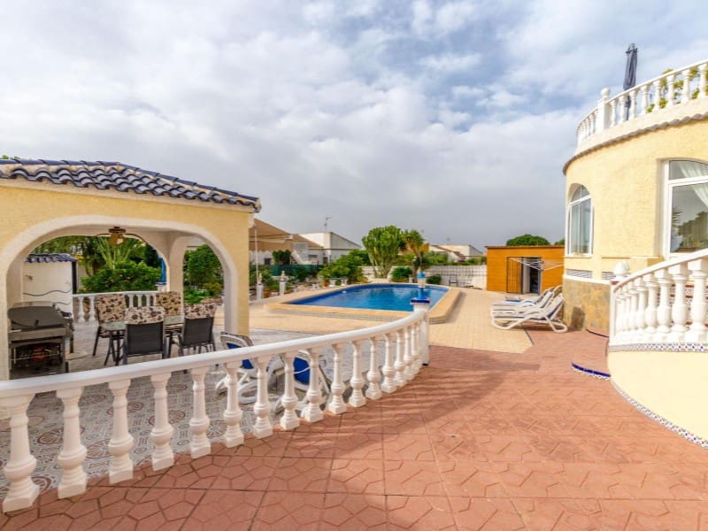 4 soveværelse Villa til salg i El Chaparral med swimmingpool garage - € 549.000 (Ref: 9524691)