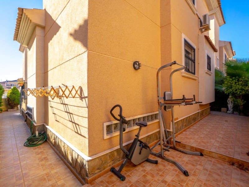 3 slaapkamer Villa te koop in Orihuela Costa - € 345.000 (Ref: 9524692)