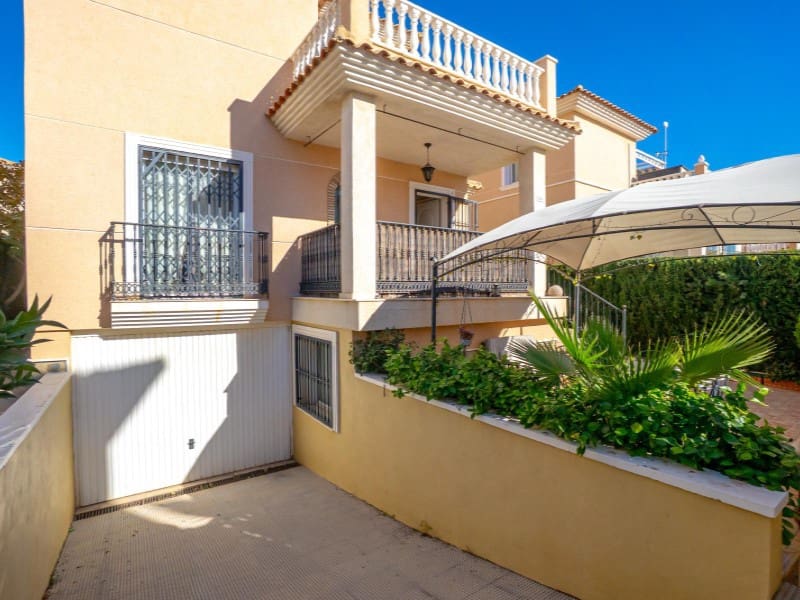 3 slaapkamer Villa te koop in Orihuela Costa - € 345.000 (Ref: 9524692)