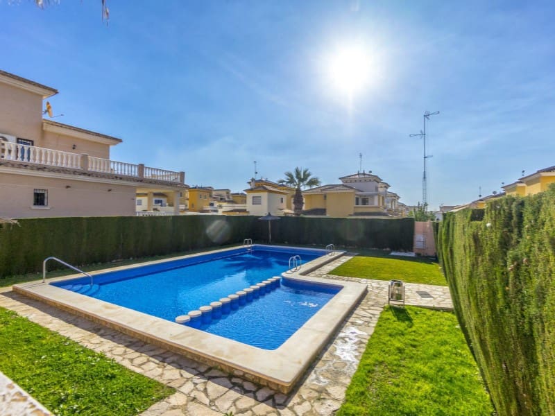 3 slaapkamer Villa te koop in Orihuela Costa - € 345.000 (Ref: 9524692)
