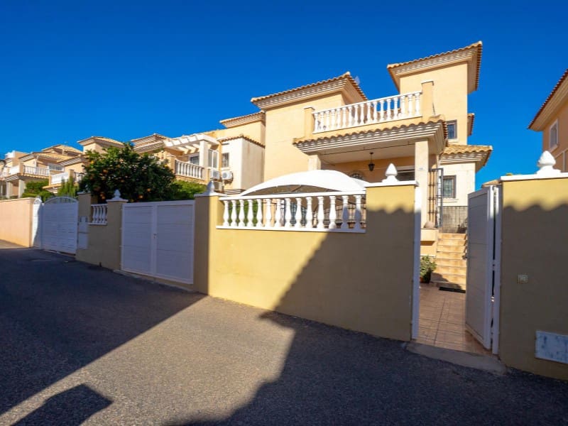 3 slaapkamer Villa te koop in Orihuela Costa - € 345.000 (Ref: 9524692)
