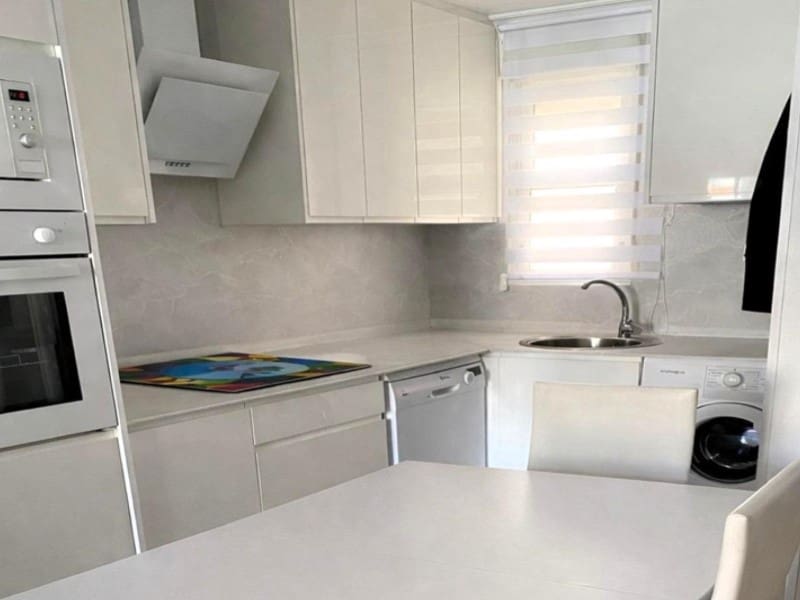 Ático de 3 habitaciones en Torrevieja en venta - 195.000 € (Ref: 9528404)
