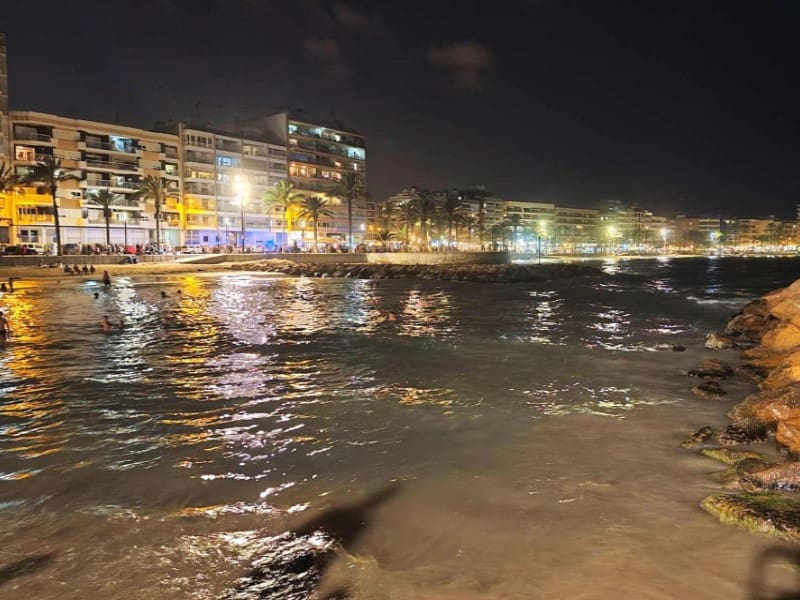 Ático de 3 habitaciones en Torrevieja en venta - 195.000 € (Ref: 9528404)