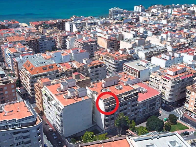 Ático de 3 habitaciones en Torrevieja en venta - 195.000 € (Ref: 9528404)