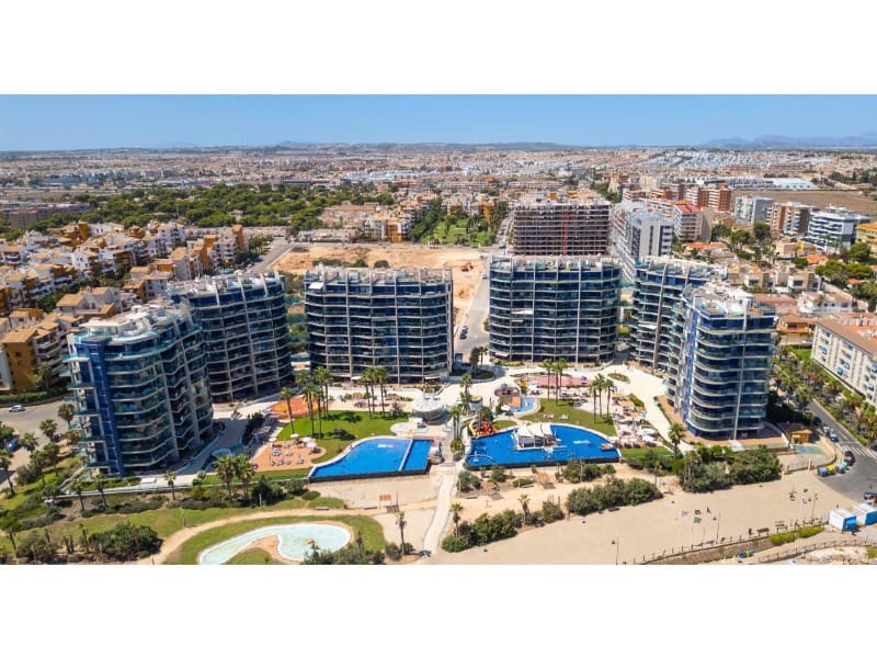 3 bedroom Penthouse for sale in Torrevieja - € 810,000 (Ref: 9528406)