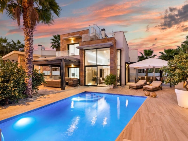 5 sovrum Villa till salu i Orihuela Costa med pool - 829 000 € (Ref: 9532095)