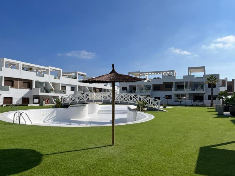 3 slaapkamer Villa te koop in Los Altos met zwembad - € 509.000 (Ref: 9532097)