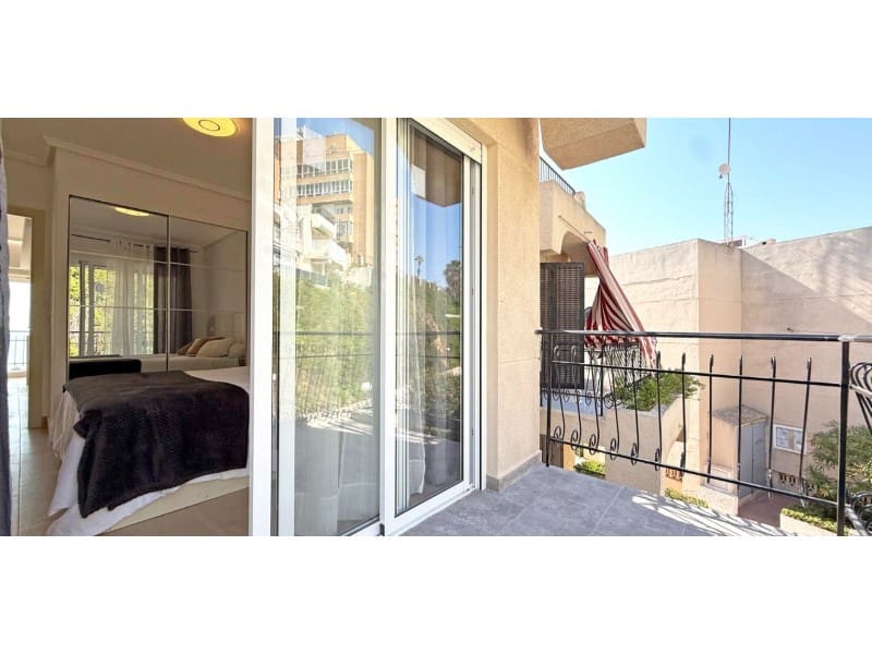 1 quarto Penthouse para venda em Torrevieja com garagem - 199 000 € (Ref: 9534068)