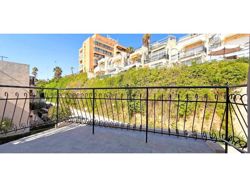 1 quarto Penthouse para venda em Torrevieja com garagem - 199 000 € (Ref: 9534068)