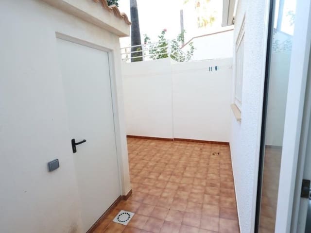 Bungalow de 2 habitaciones en Campoamor, Orihuela en venta - 300.000 € (Ref: 9541574)