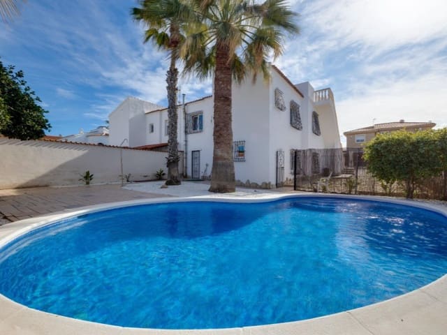 3 soveværelse Villa til salg i El Chaparral, Torrevieja - € 380.000 (Ref: 9547920)