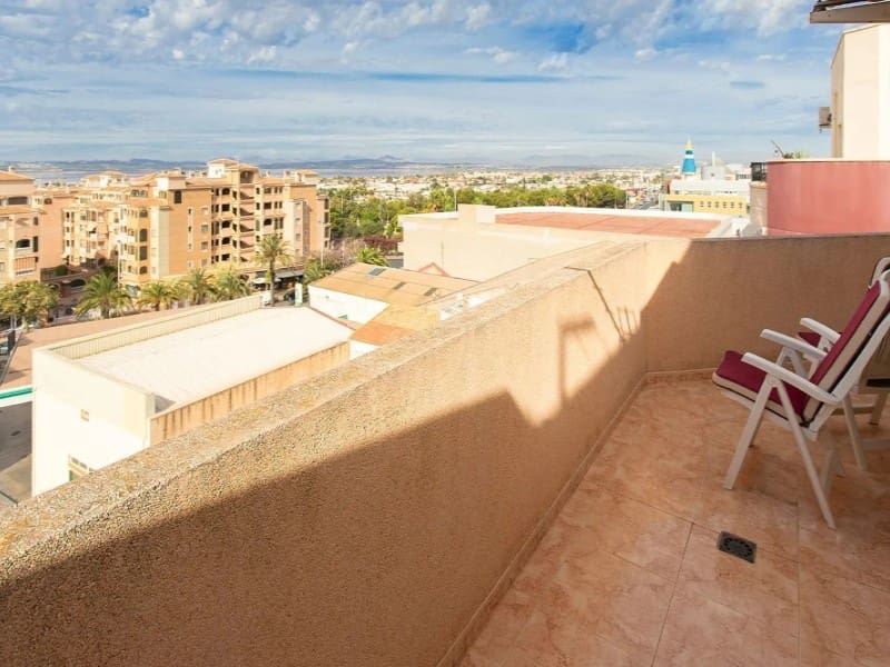 2 bedroom Apartment for sale in Torrevieja - € 125,000 (Ref: 9547921)