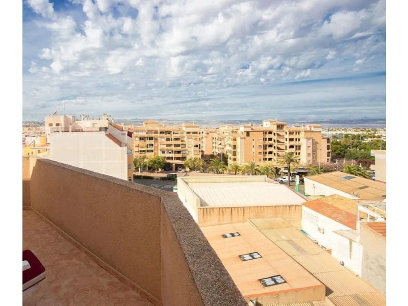 2 bedroom Apartment for sale in Torrevieja - € 125,000 (Ref: 9547921)