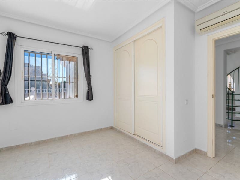 4 soverom Villa til salgs i Lo Pepin med svømmebasseng - € 349 000 (Ref: 9547924)