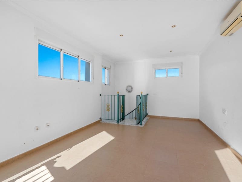 4 soverom Villa til salgs i Lo Pepin med svømmebasseng - € 349 000 (Ref: 9547924)