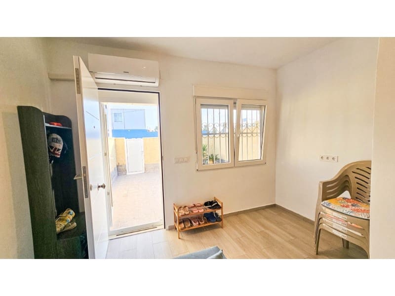 2 soverom Hus til salgs i Torrevieja - € 133 000 (Ref: 9551856)