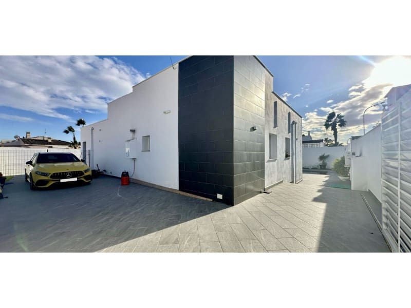 5 soveværelse Villa til salg i Ciudad Quesada med swimmingpool - € 498.000 (Ref: 9551857)