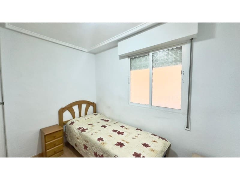 Apartamento de 2 habitaciones en Torrevieja en venta - 149.900 € (Ref: 9556005)