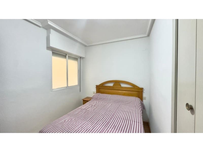 Apartamento de 2 habitaciones en Torrevieja en venta - 149.900 € (Ref: 9556005)